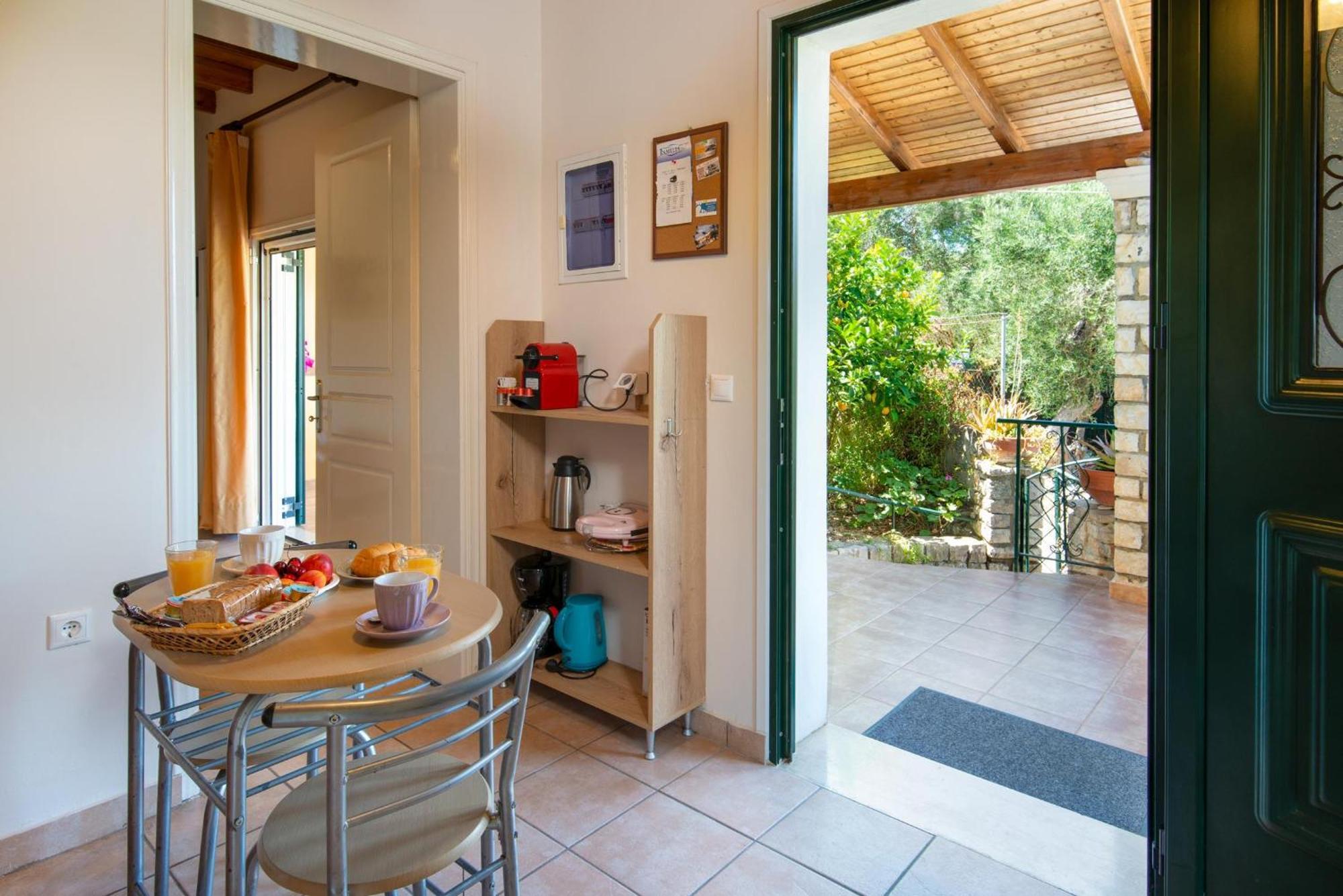 Katia Apartments Gaios Bagian luar foto