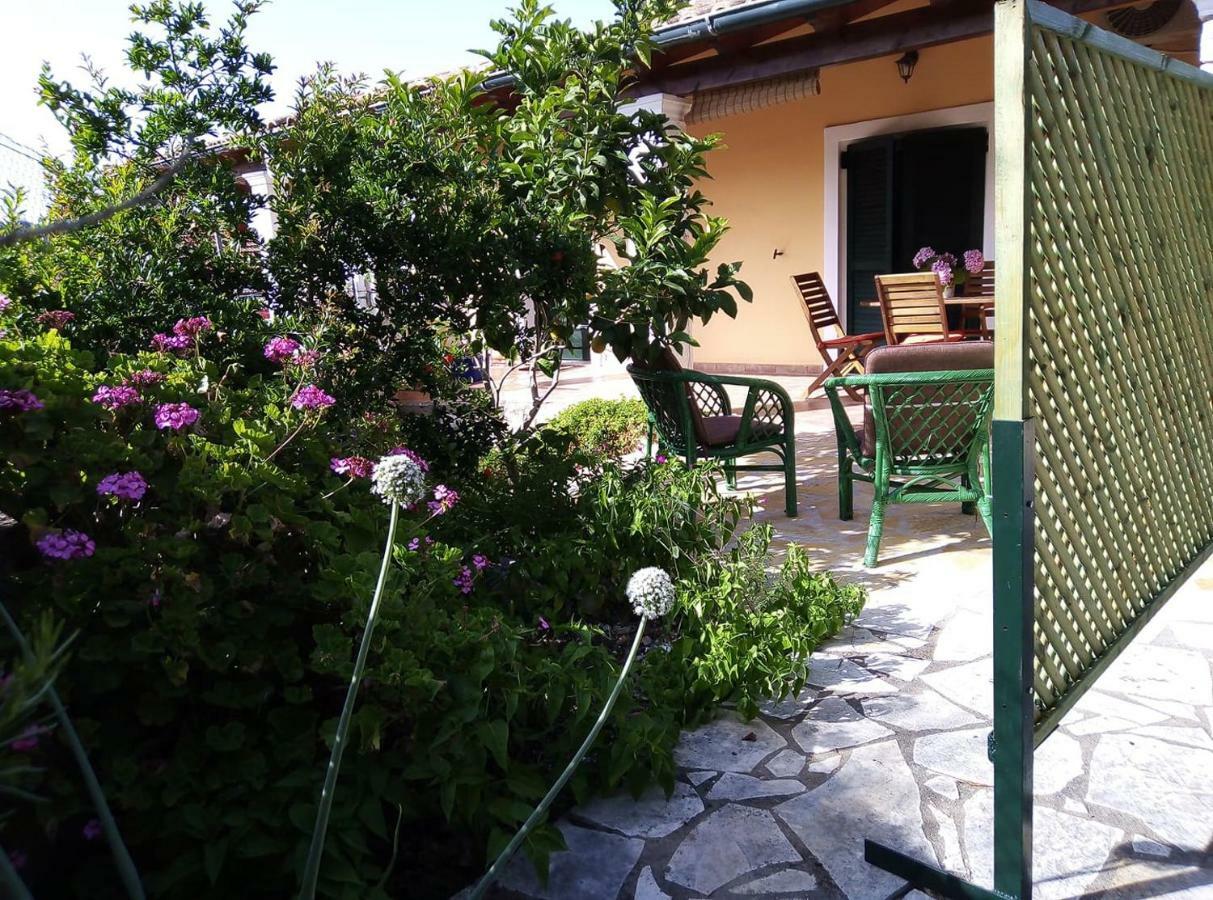 Katia Apartments Gaios Bagian luar foto